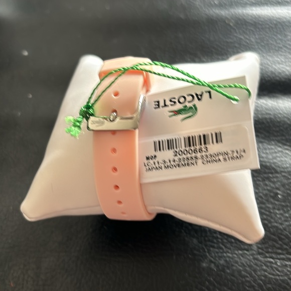 NIB. GORGEOUS WATCH - Picture 2 of 7